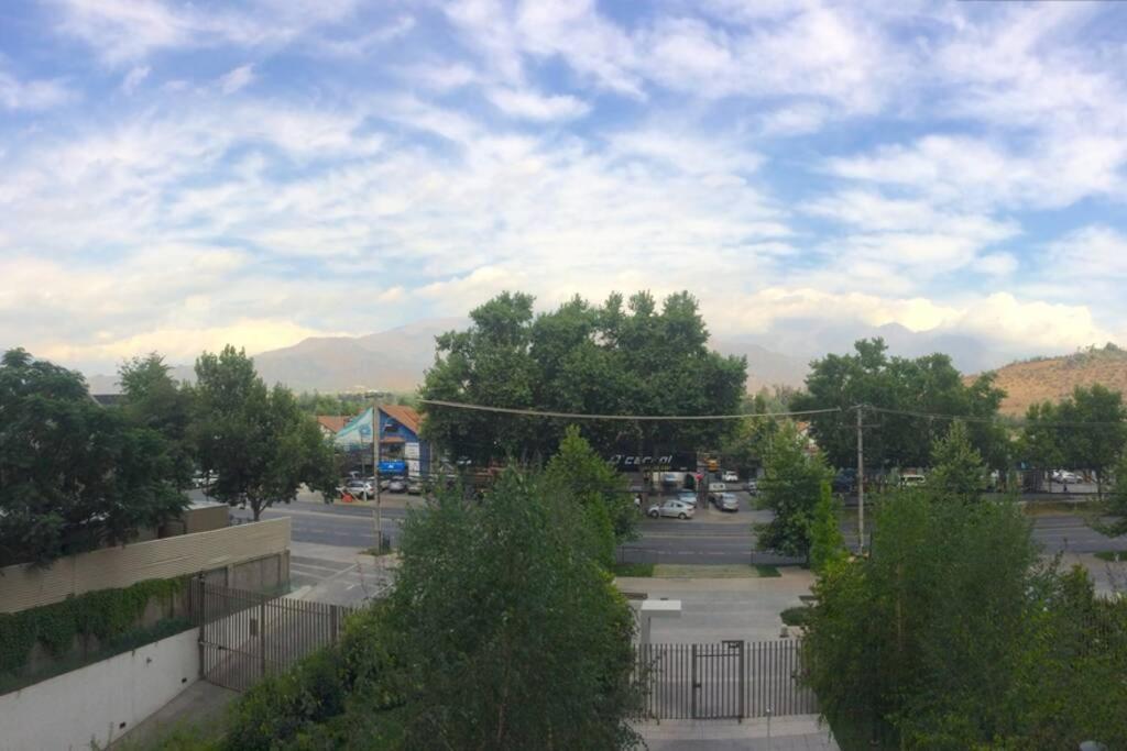 Departamento Ubicado En El Corazon De Las Condes. - Santiago