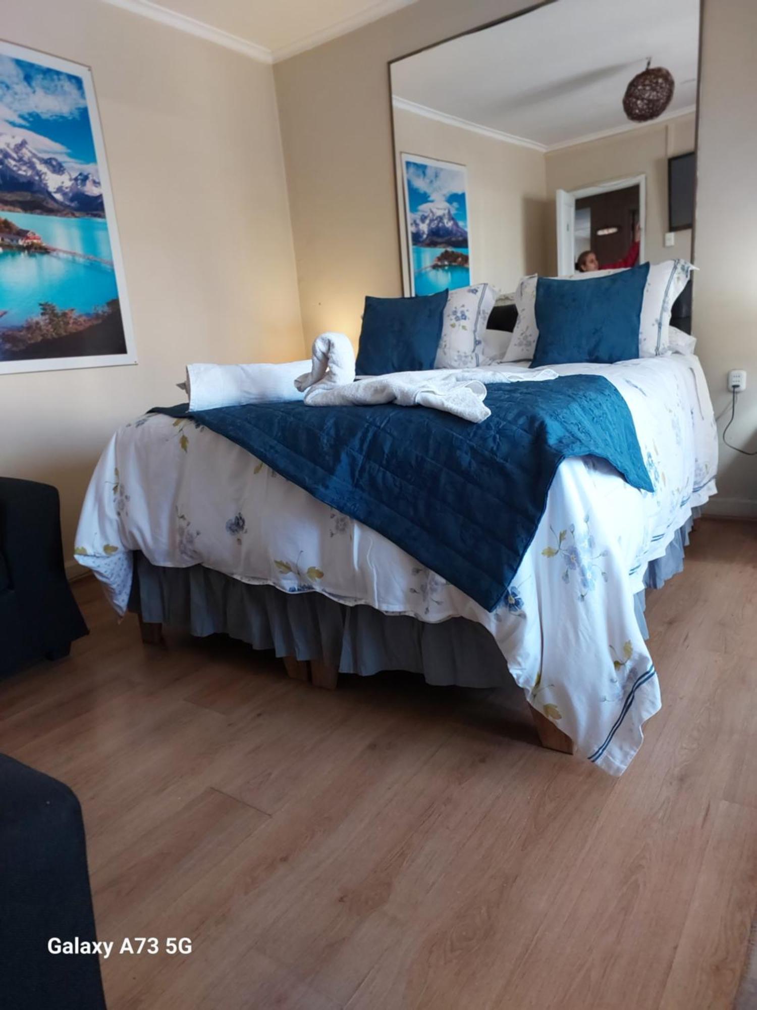 Hostal Chile Chico - Santiago