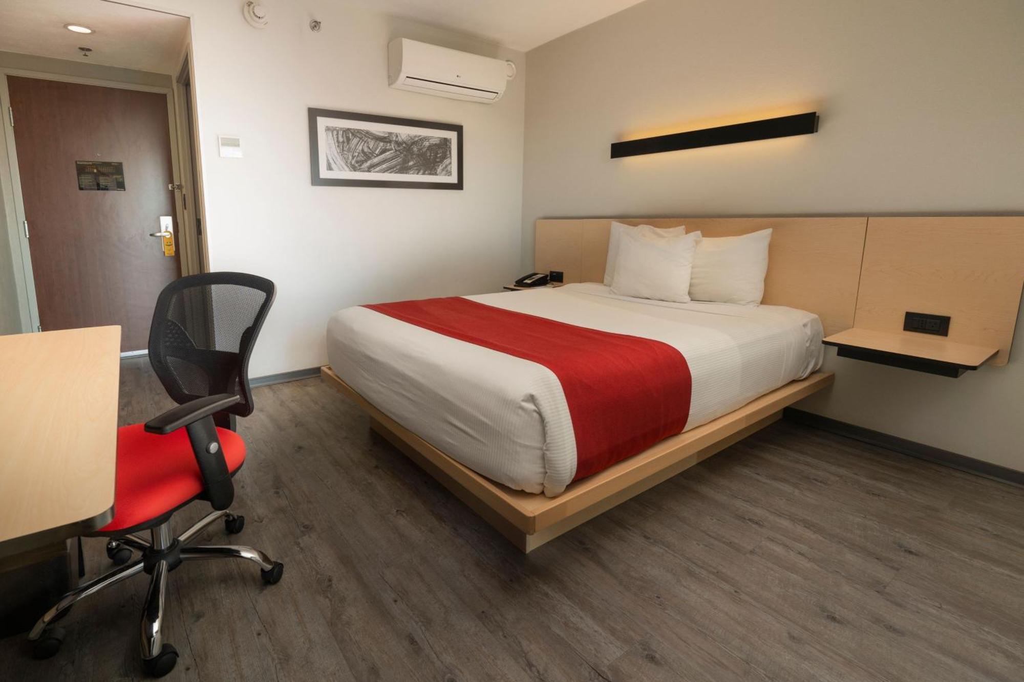 City Express By Marriott Santiago Aeropuerto